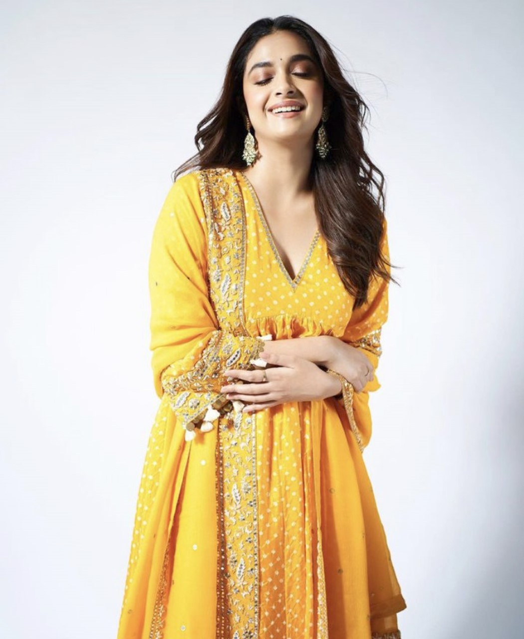 Keerthy Suresh is a sight to behold in bright yellow bandhani kurta