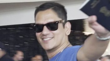 Paps welcome Vijay Varma in Abu Dhabi for IIFA 2023