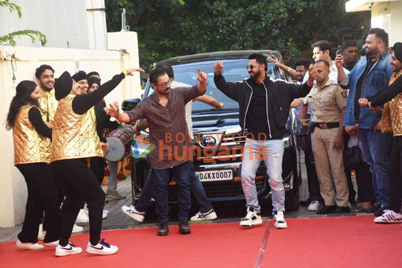 photos aamir khan and others grace the trailer launch of carry on jatta 3 1