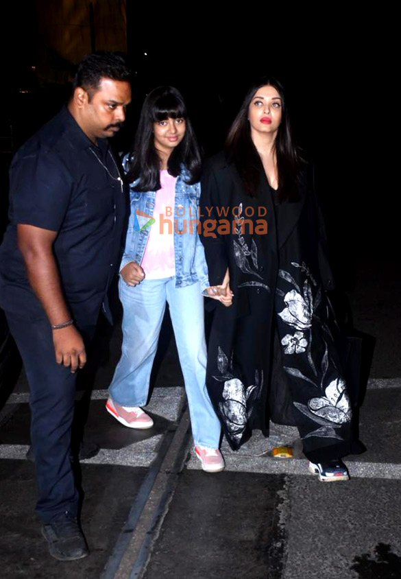 Photos: Aishwarya Rai Bachchan, Aaradhya Bachchan and others snapped at the airport