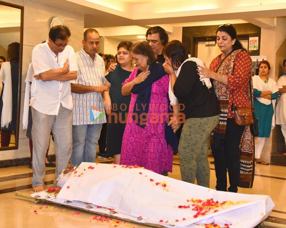 photos celebs attend nitesh pandeys funeral 4