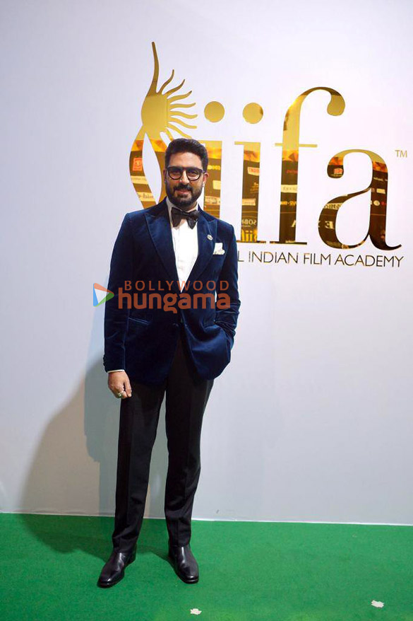 photos celebs grace iifa awards 2023 green carpet in abu dhabi1 19