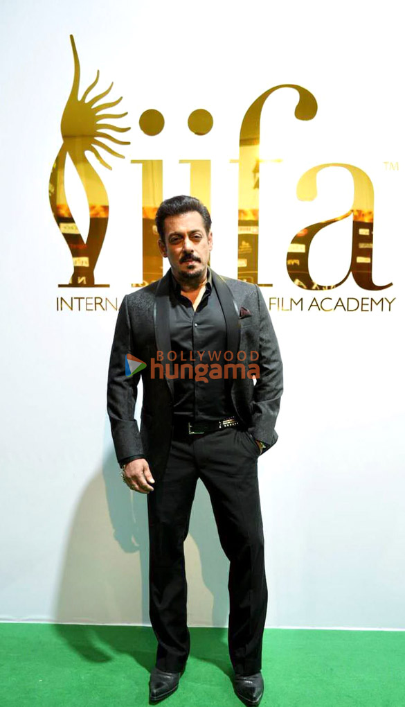 Photos: Celebs grace IIFA Awards 2023 green carpet in Abu Dhabi Photos: Celebs grace IIFA Awards 2023 green carpet in Abu Dhabi