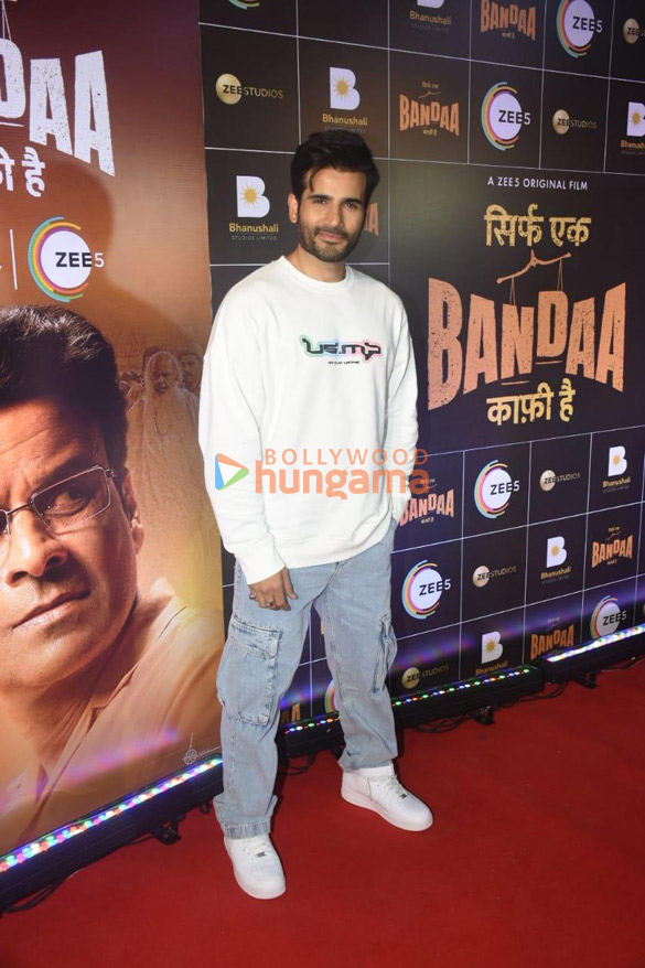 photos celebs grace the premiere of bandaa 8