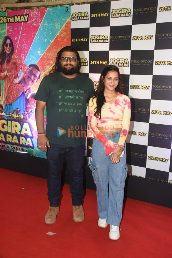 photos celebs grace the premiere of jogira sara ra ra 80 7