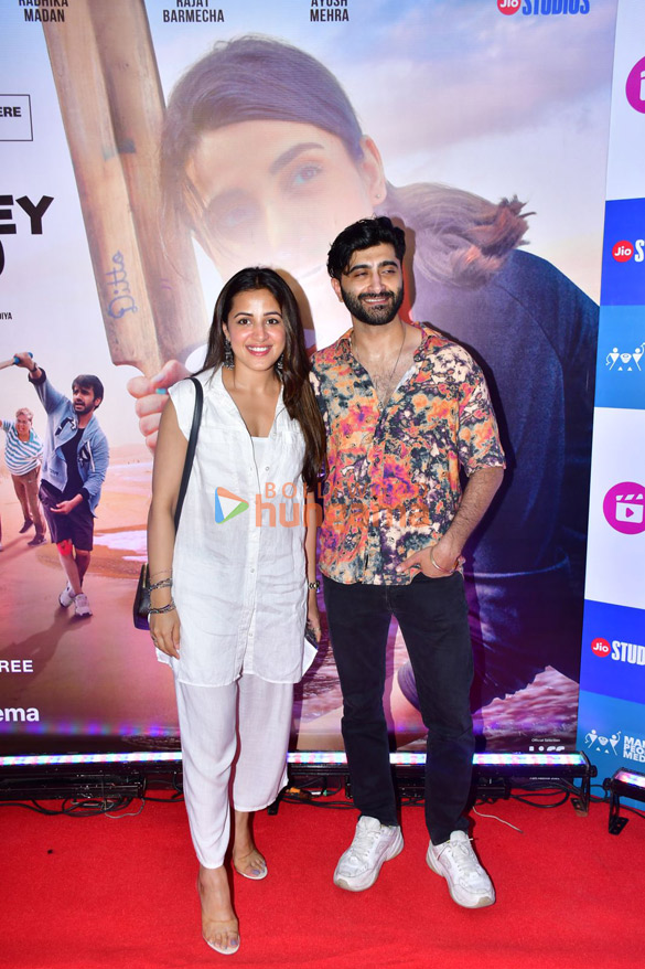 photos celebs grace the premiere of kacchey limbu 5