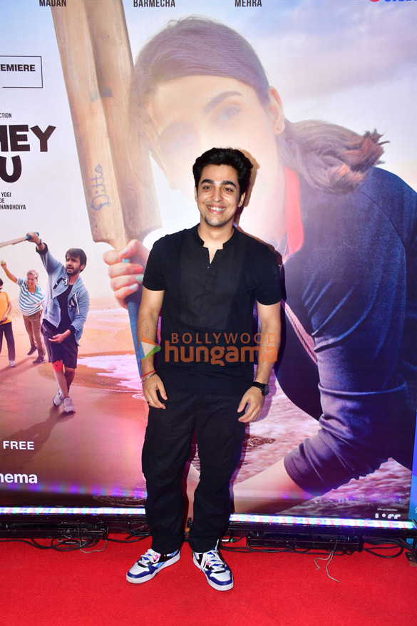 photos celebs grace the premiere of kacchey limbu 789 8