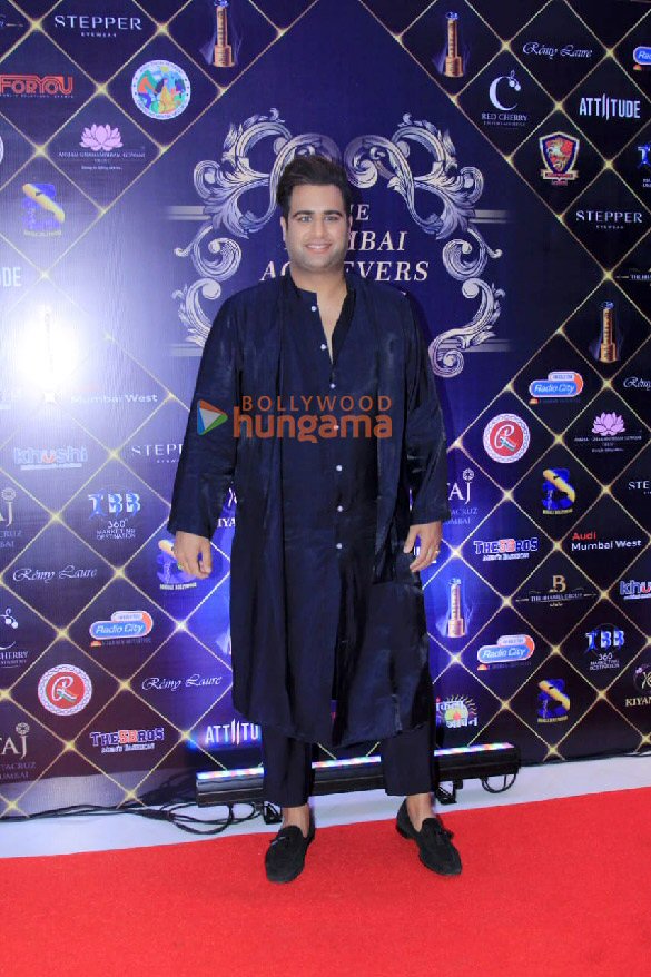 photos celebs snapped at the mumbai achievers awards 2023 4