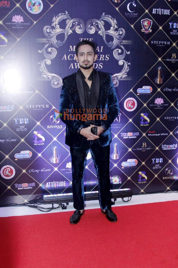 photos celebs snapped at the mumbai achievers awards 2023 8