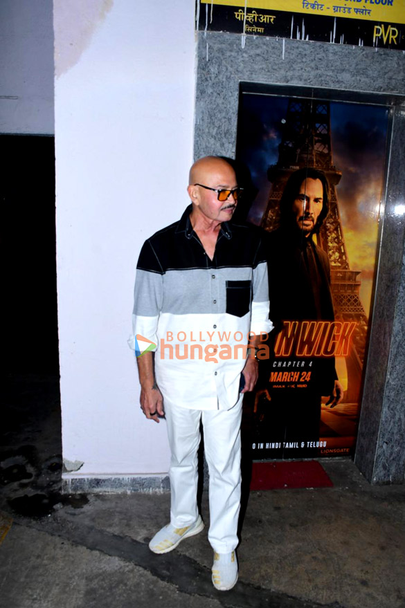 photos hrithik roshan and rakesh roshan snapped at pvr juhu 4