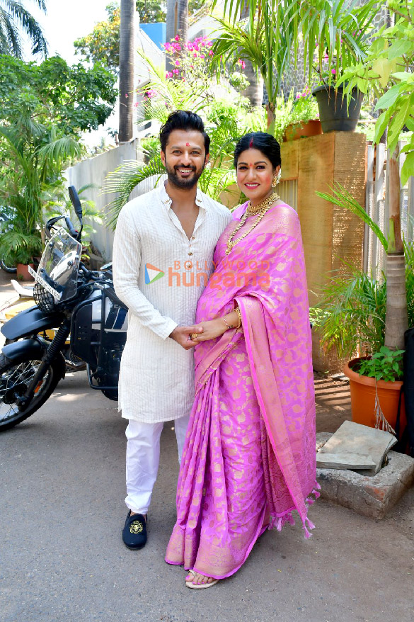 photos ishita dutta and vatsal sheth snapped at their baby shower with tanushree dutta 3