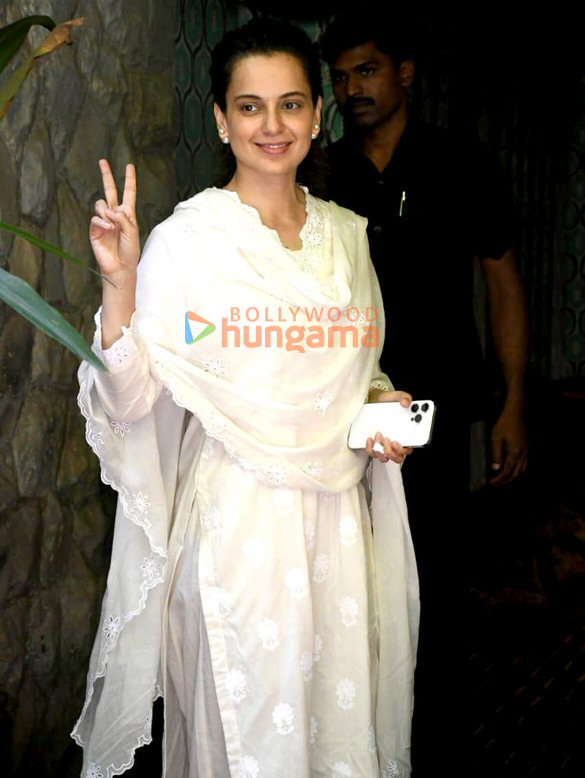 photos kangana ranaut spotted outside her office 1