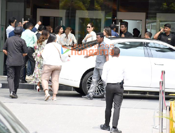 photos kareena kapoor khan snapped outside nmacc in bkc 2
