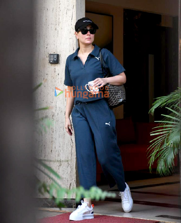 Photos: Kareena Kapoor Khan spotted in Bandra Photos: Kareena Kapoor Khan spotted in Bandra