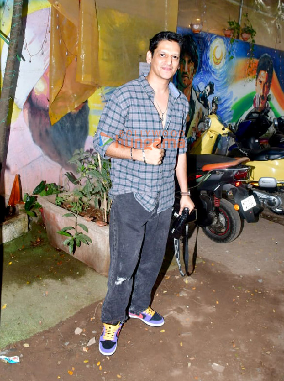 photos kartik aaryan karan mehta and vijay varma snapped at mukesh chhabras office in versova 3 2