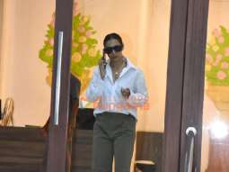 Photos: Malaika Arora snapped at Arbaaz Khan’s house in Bandra