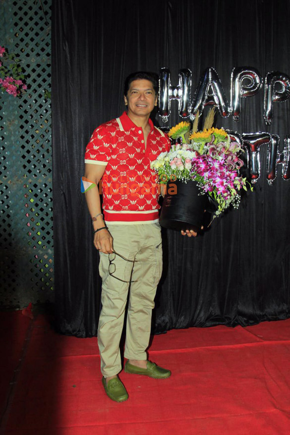 photos palak muchhal at her brother palash muchhals birthday party in andheri1 2