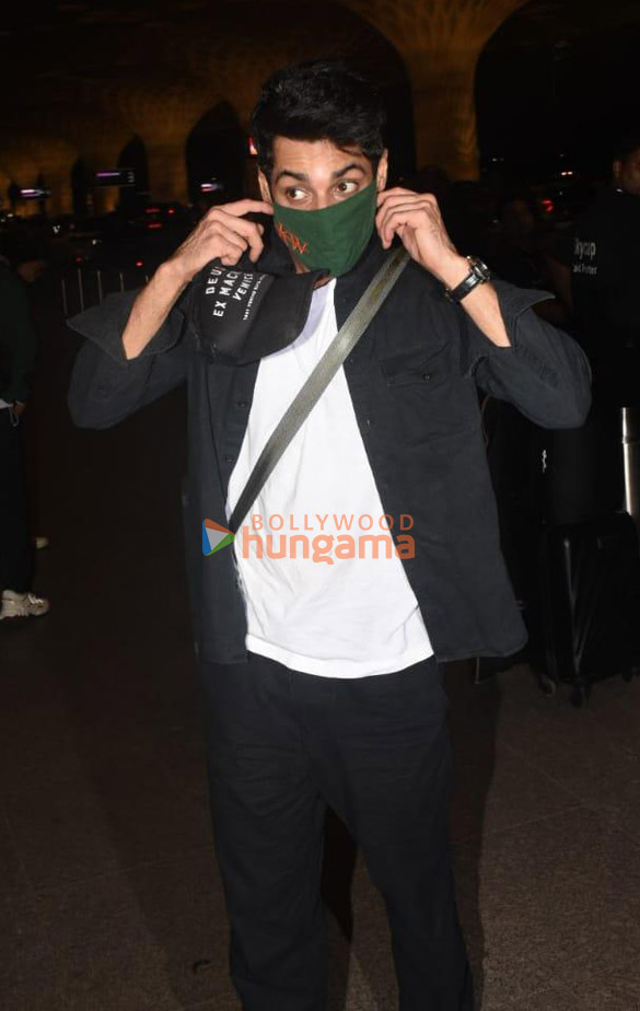 photos rakul preet singh nora fatehi and others snapped at the airport 2
