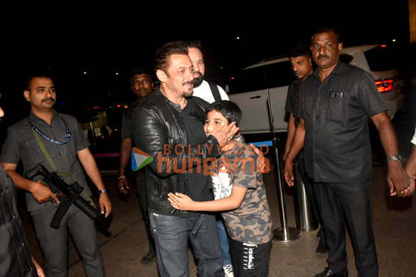 photos salman khan mouni roy hina khan and others snapped at the airport 6