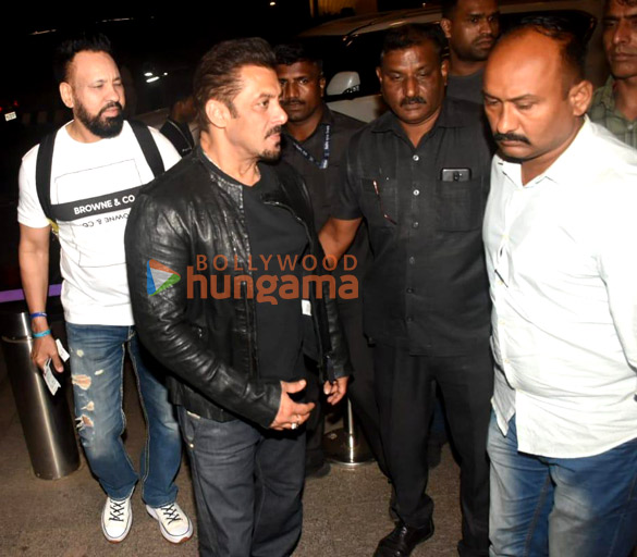 photos salman khan mouni roy hina khan and others snapped at the airport 8