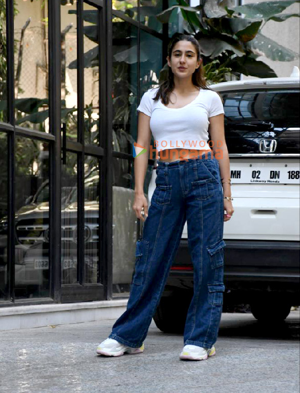 Photos: Sara Ali Khan and Vicky Kaushal snapped at Maddock office in ...