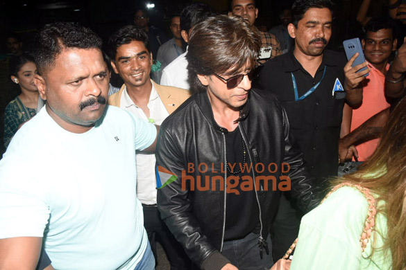 photos shah rukh khan and ashutosh rana snapped at the airport 6