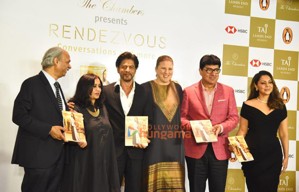 photos shah rukh khan attends gauri khans book launch 1212 3