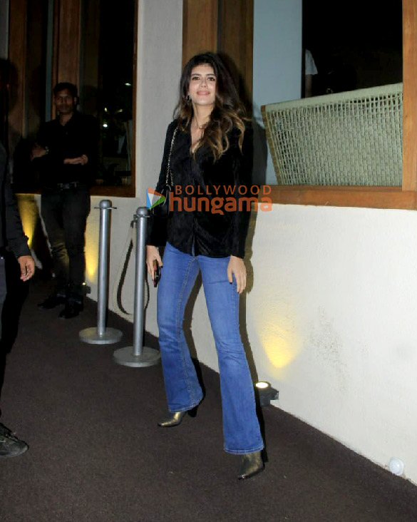 photos shilpa shetty farhan akhtar sanjana sanghi and others snapped at bastian in bandra 7