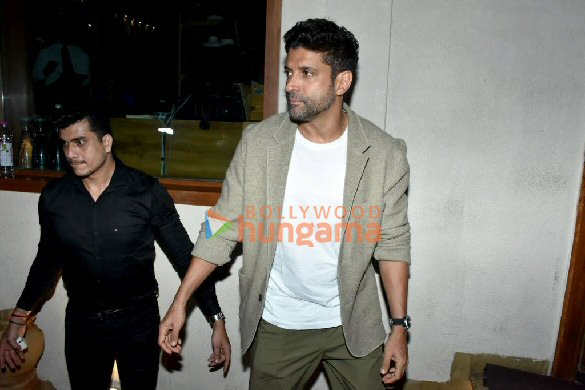 photos shilpa shetty farhan akhtar sanjana sanghi and others snapped at bastian in bandra 8