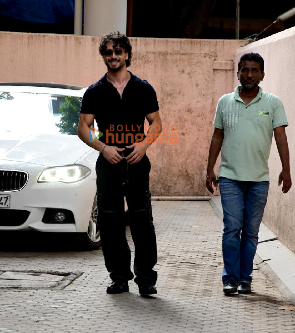 photos tiger shroff snapped at sanjay leela bhansalis office in juhu 1 2