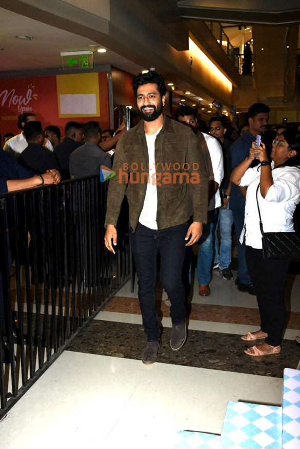 photos vicky kaushal snapped promoting his film zara hatke zara bach ke 5