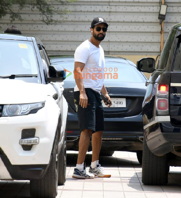 Photos: Vicky Kaushal snapped outside the gym Photos: Vicky Kaushal snapped outside the gym