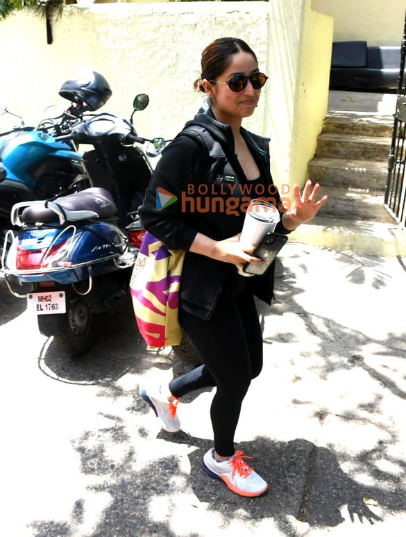 photos yami gautam dhar spotted outside a gym 3