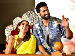 Sara Ali Khan and Vicky Kaushal relish ice-gola at Juhu Beach ahead of the trailer launch of Zara Hatke Zara Bachke