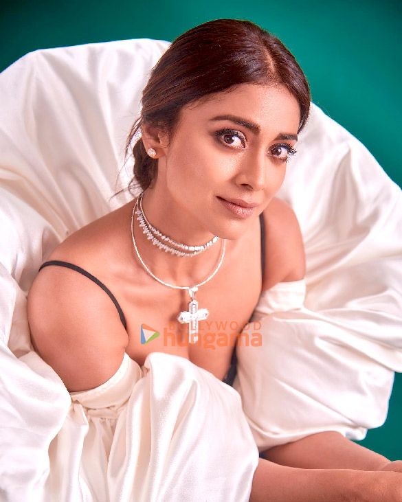 shriya saran 3 50