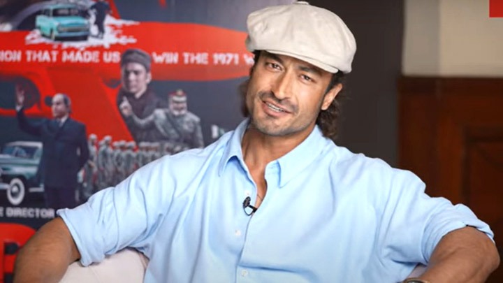 Vidyut Jammwal’s HONEST Rapid Fire on Farhan Akhtar, Hrithik Roshan, Spy thrillers & more Vidyut Jammwal’s HONEST Rapid Fire on Farhan Akhtar, Hrithik Roshan, Spy thrillers & more