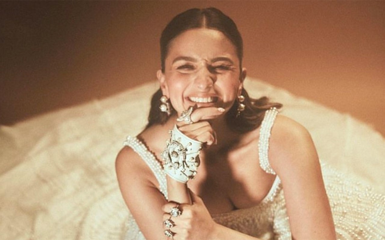Vogue Magazine takes us behind the scenes of Alia Bhatt’s Met Gala look, dripping in pearls and all things glamour : Bollywood News