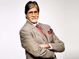 Amitabh Bachchan’s generous gesture: gives money to a young girl selling roses without counting