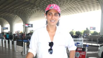 Kubbra Saits fun banter with the paps at the airport