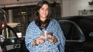 Paps surprise Ektaa R Kapoor with a cake at the airport