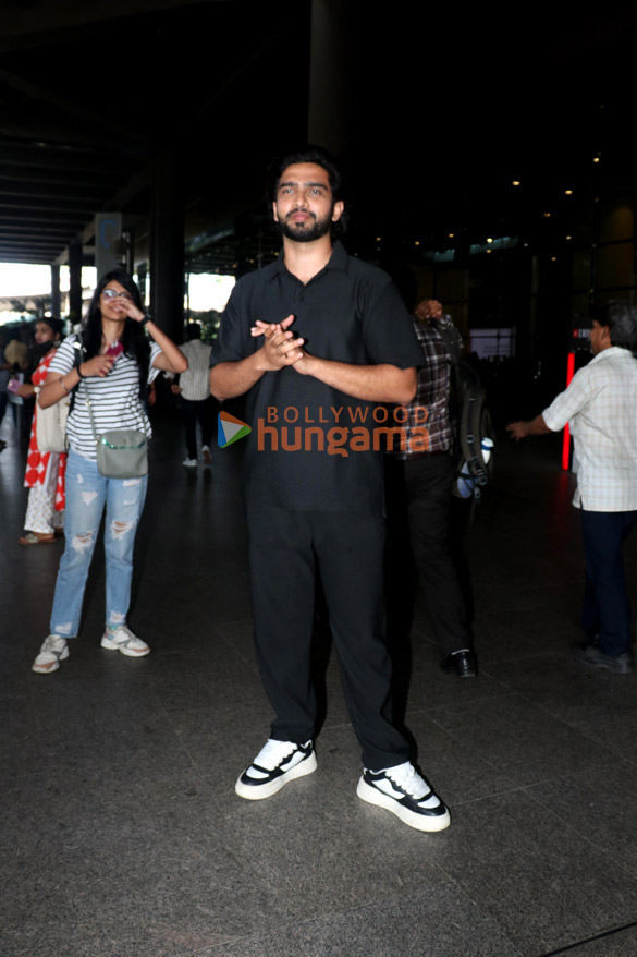 photos adah sharma sonu nigam and others snapped at the airport 6
