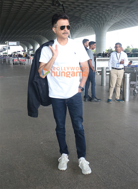 photos agastya nanda suhana khan khushi kapoor and others snapped at the airport 9