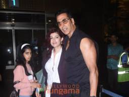Photos: Akshay Kumar, Shruti Haasan and others snapped at the airport