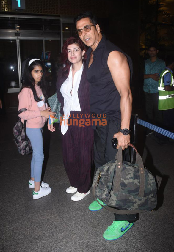 Photos: Akshay Kumar, Shruti Haasan and others snapped at the airport Photos: Akshay Kumar, Shruti Haasan and others snapped at the airport