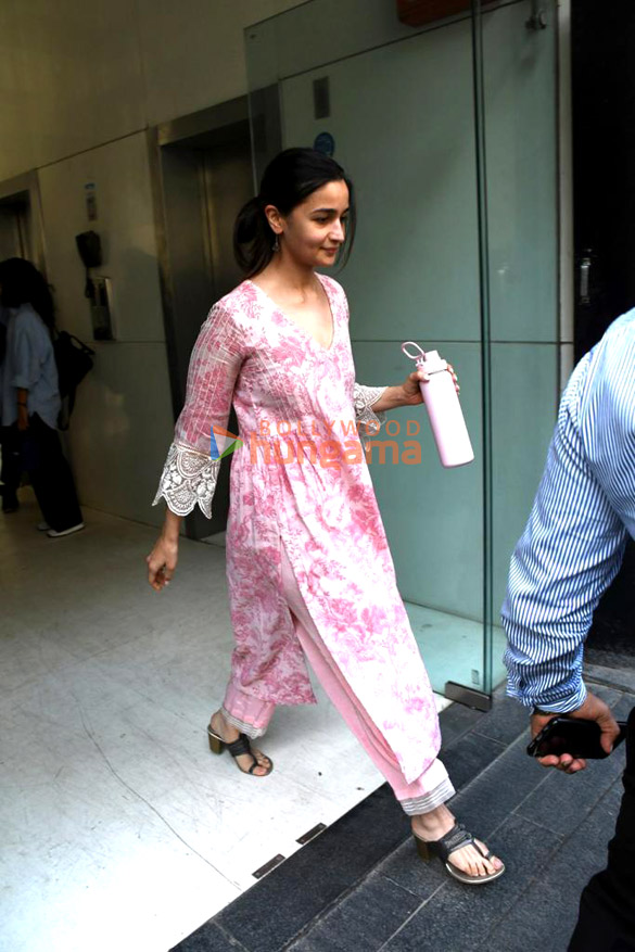 photos alia bhatt snapped at rsvp office 2