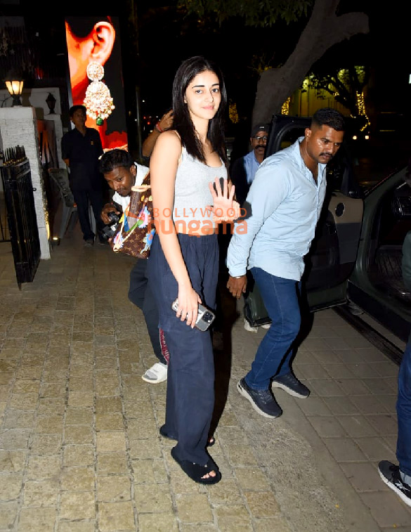photos ananya panday snapped at a salon in bandra 1