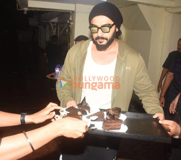 photos arjun kapoor celebrates birthday with media 3