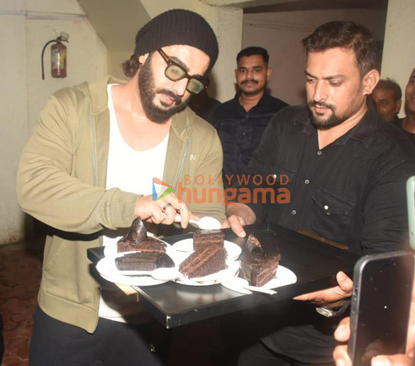 photos arjun kapoor celebrates birthday with media 5