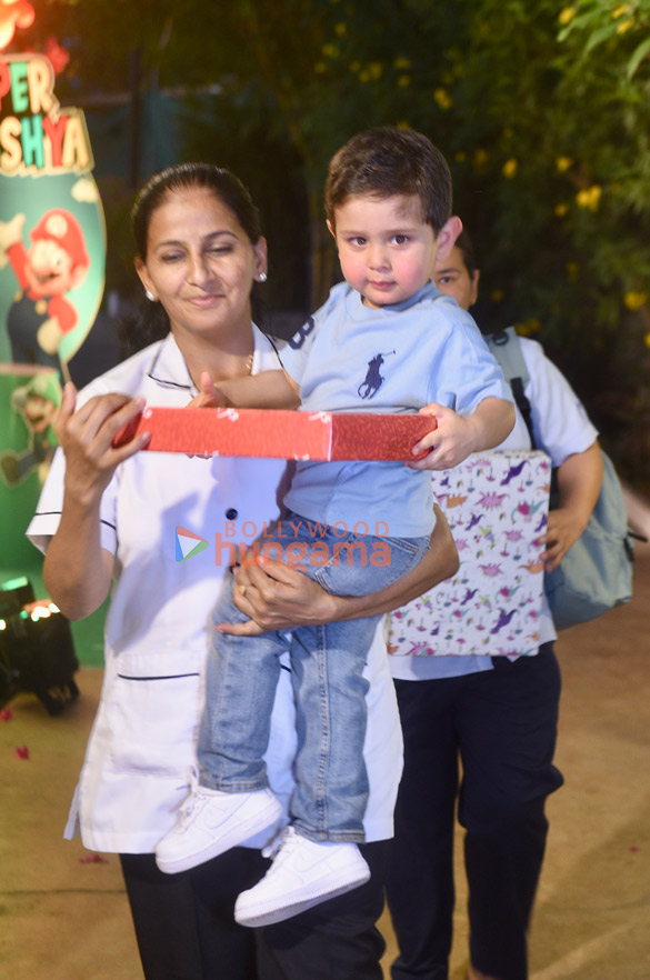 photos celebs grace tusshar kapoors son laksshyas birthday party 11 6