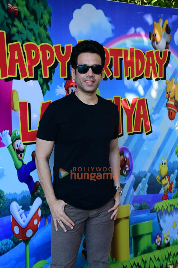 photos celebs grace tusshar kapoors son laksshyas birthday party 5